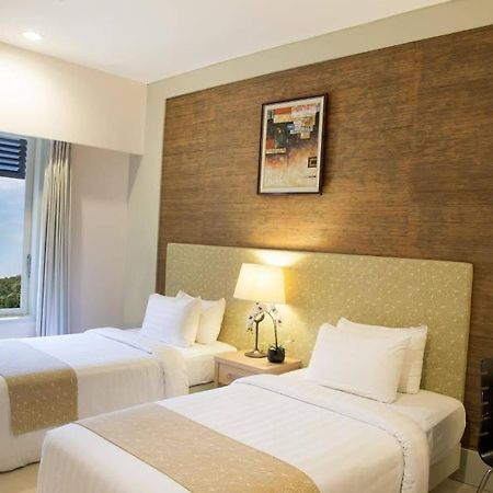 Ria Bintan Golf Lodge Lagoi Esterno foto