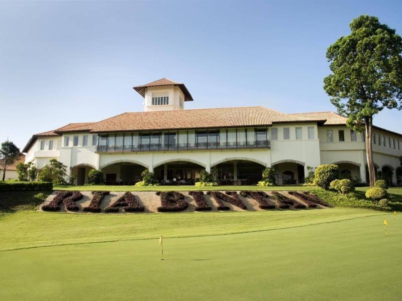 Ria Bintan Golf Lodge Lagoi Esterno foto